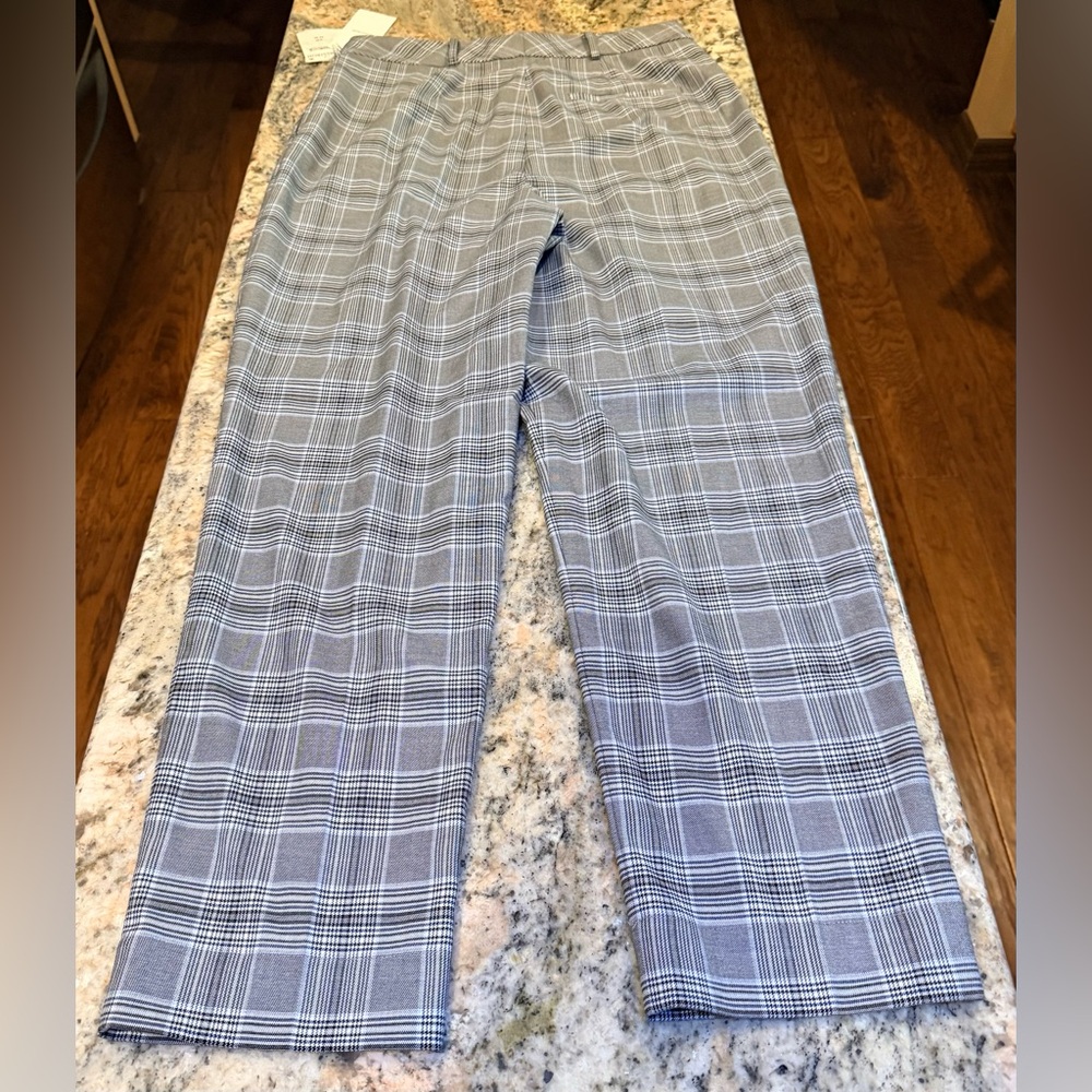 Nordstrom Plaid Ankle Pants Women’s Size 10 Gray Black Check NWT.